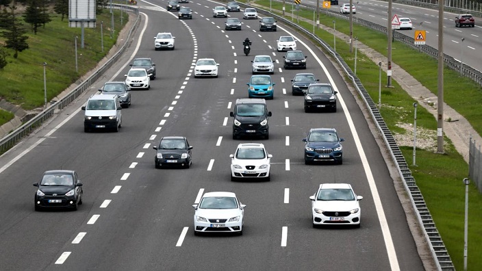    Türkiye’de nisan ayında trafiğe toplam 192 bin 983 yeni araç kaydedildi.