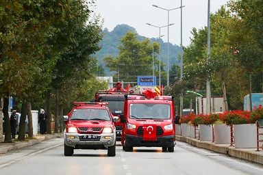 İTFAİYE'DEN KONVOYLU KUTLAMA