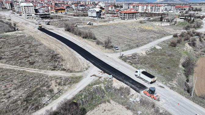 Deri OSB ile Vatan Mahallesi arasındaki yol asfaltlanıyor