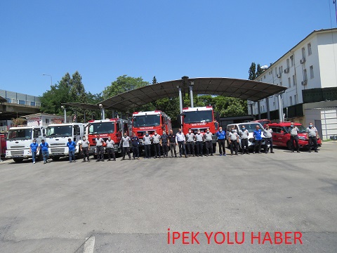 İzmir Büyükşehir Belediyesi Manavgat yangınına müdahale için araç gönderdi